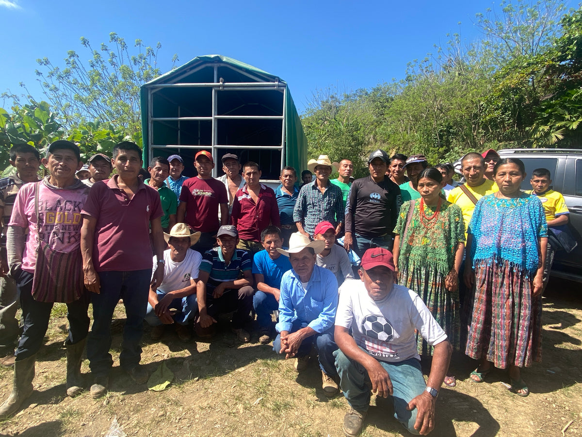 Grupo de productoras y productores, Santa Monica, Acopio Cahabón